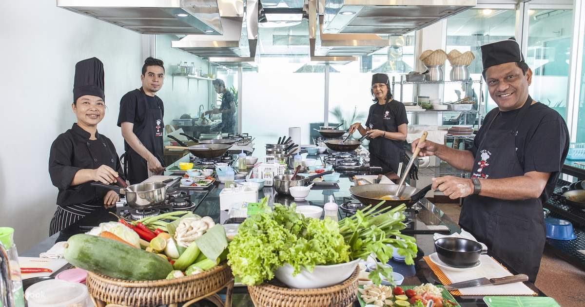 Morning Market Cooking Class with Chef Noi